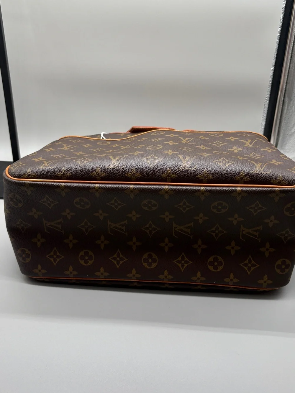 Louis Vuitton Deauville Monogram M47270